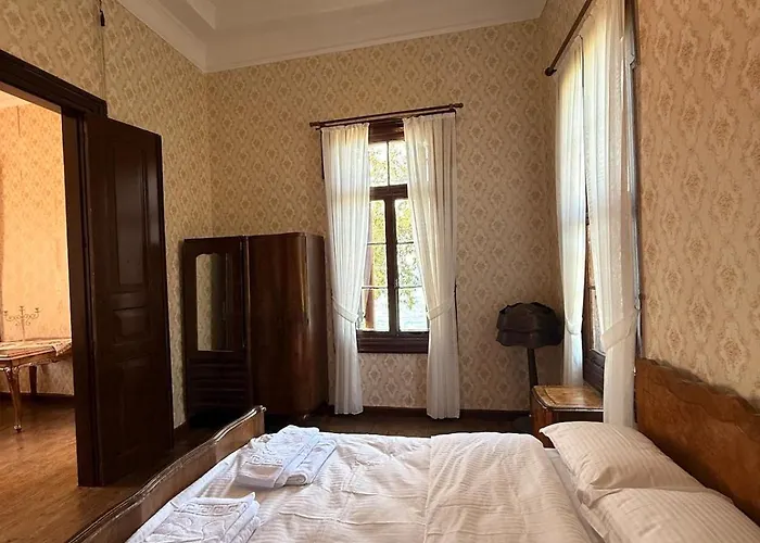 Villa Private 2br In Historic Seafront Mansion W Balcony & Cunda View Ayvalı