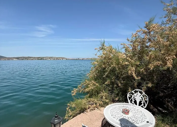 Villa Private 2br In Historic Seafront Mansion W Balcony & Cunda View *