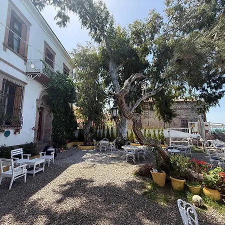 Villa Private 2br In Historic Seafront Mansion W Balcony & Cunda View *