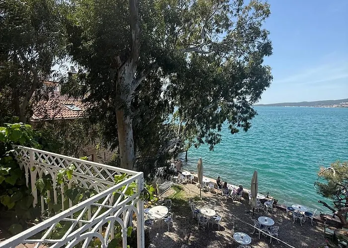 Villa Private 2br In Historic Seafront Mansion W Balcony & Cunda View Ayvalik