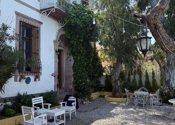 Private 2br In Historic Seafront Mansion W Balcony & Cunda View Ayvalik