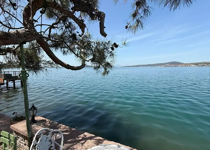 Villa Private 2br In Historic Seafront Mansion W Balcony & Cunda View Ayvalik